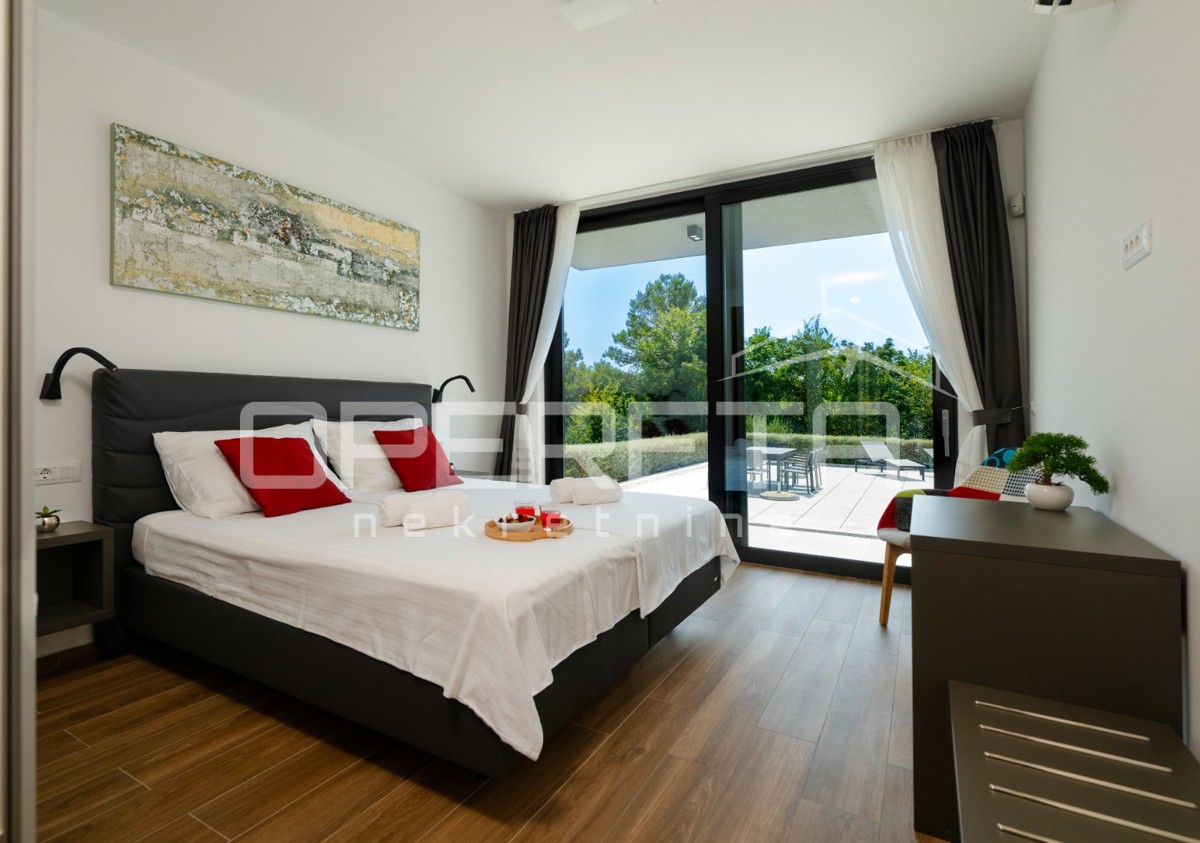 Villa di lusso su un ampio terreno e in tranquillità, Rakalj (Istria)