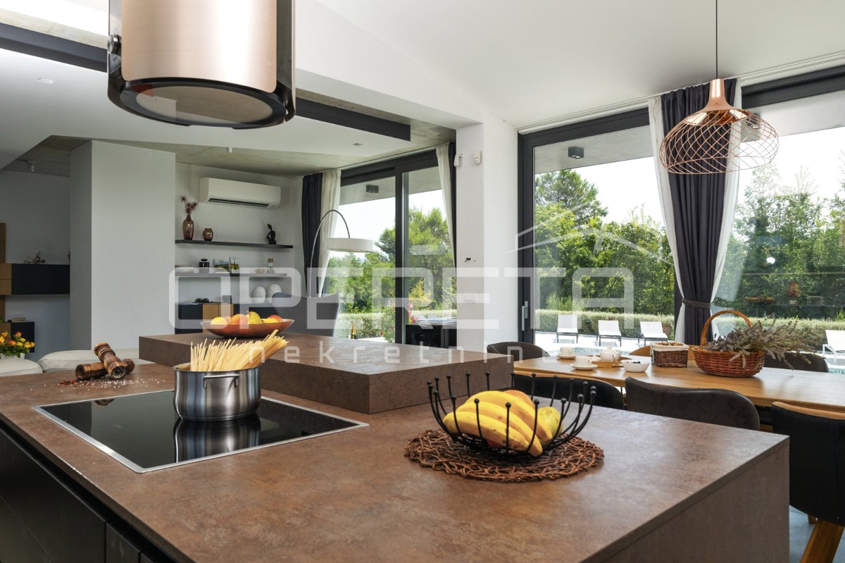 Villa di lusso su un ampio terreno e in tranquillità, Rakalj (Istria)