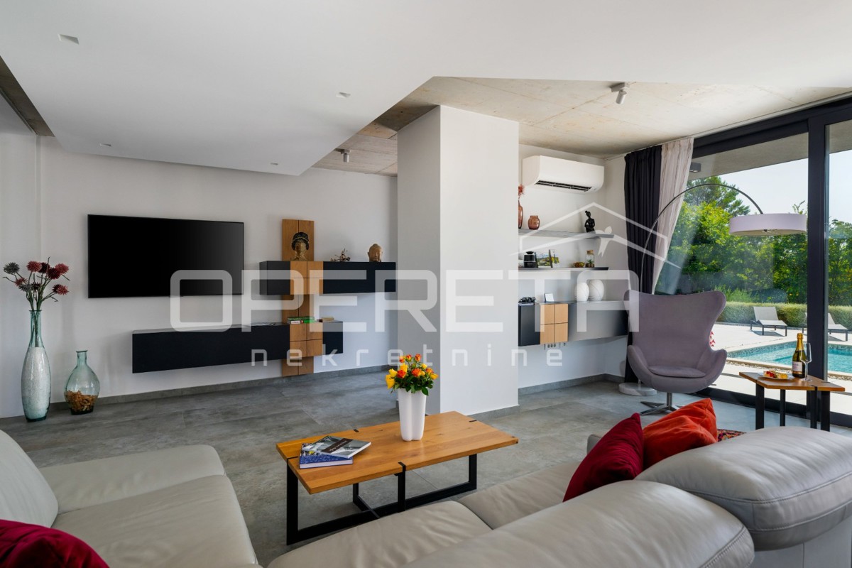 Villa di lusso su un ampio terreno e in tranquillità, Rakalj (Istria)