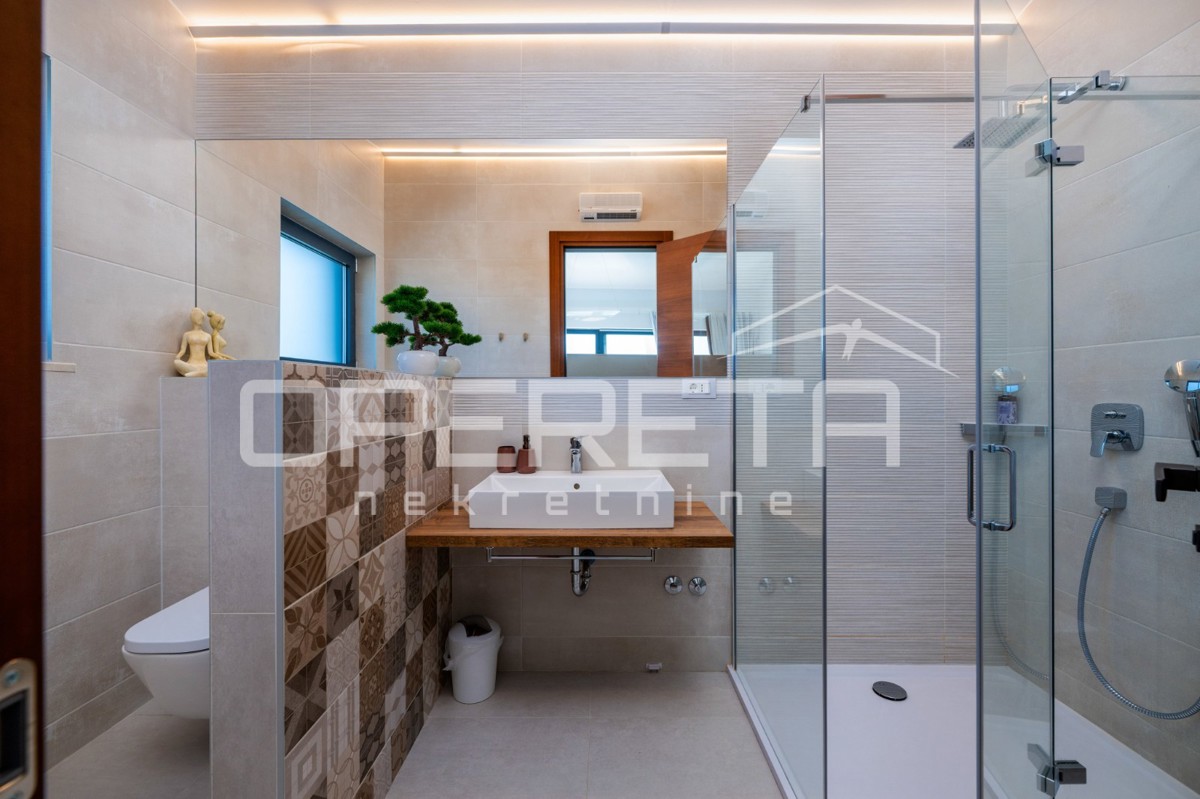 Villa di lusso su un ampio terreno e in tranquillità, Rakalj (Istria)