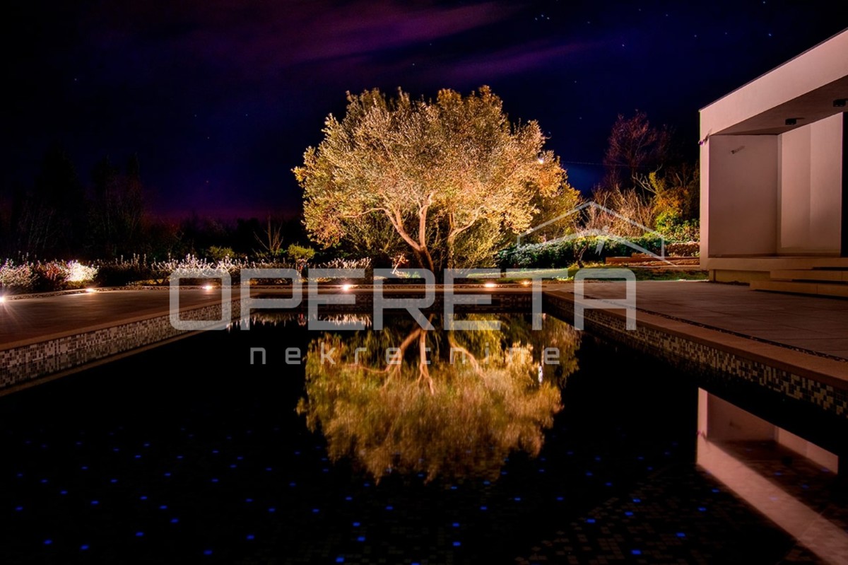 Villa di lusso su un ampio terreno e in tranquillità, Rakalj (Istria)