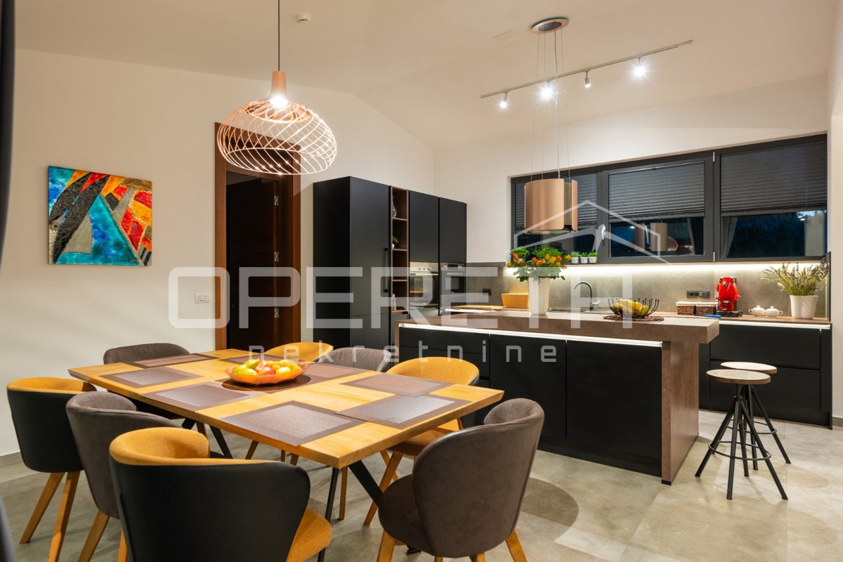 Villa di lusso su un ampio terreno e in tranquillità, Rakalj (Istria)