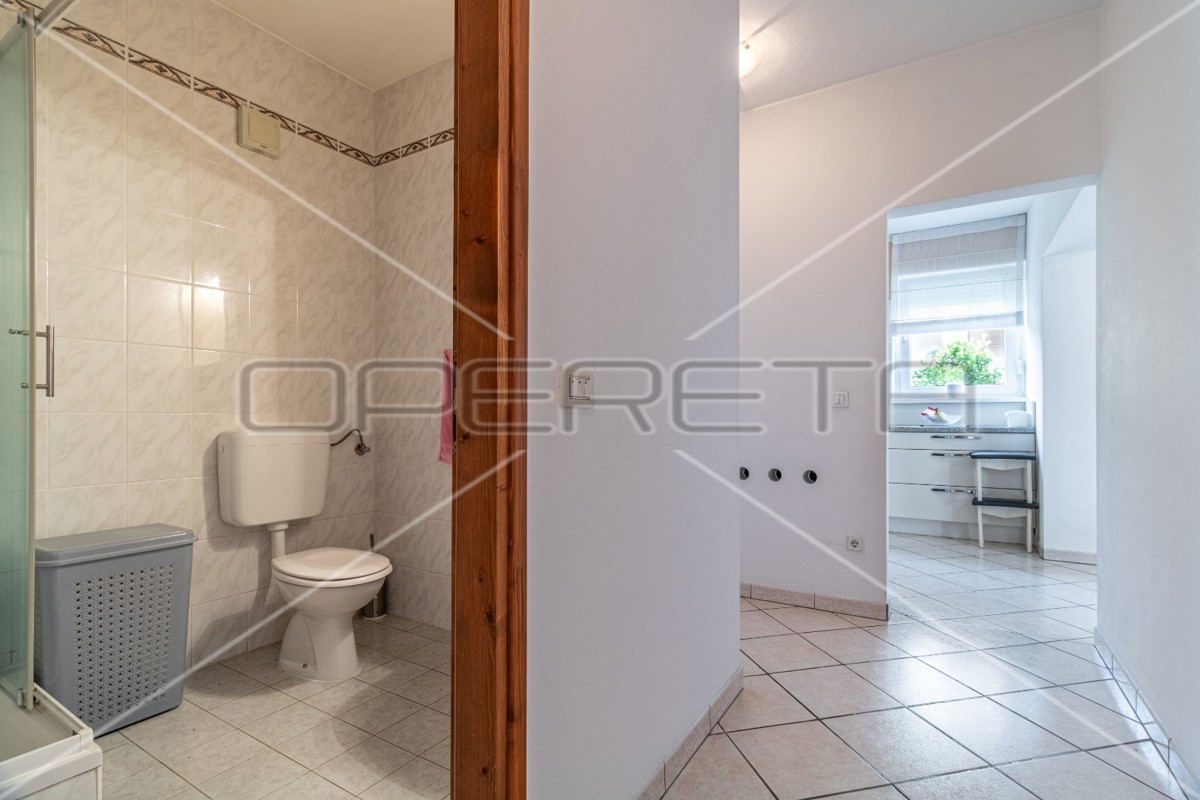 Vendita, Casa, Poreč, Funtana, Indipendente, 370m2