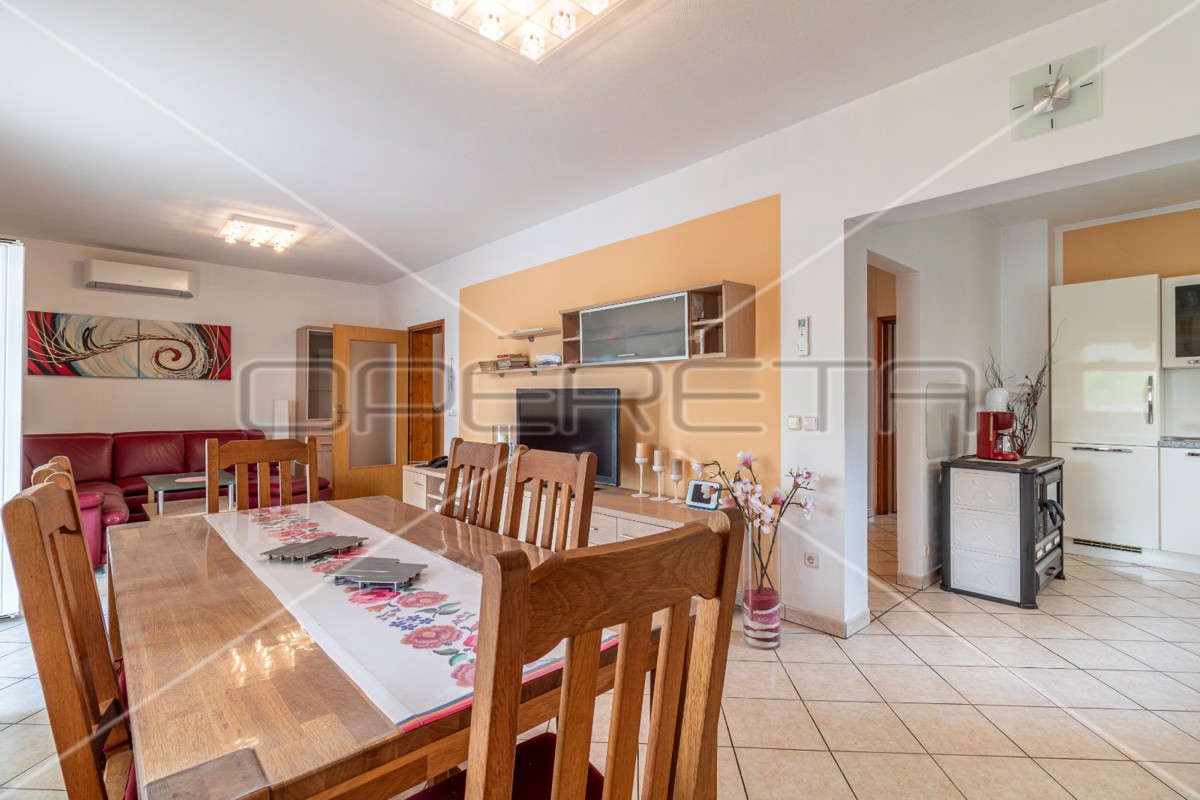 Vendita, Casa, Poreč, Funtana, Indipendente, 370m2