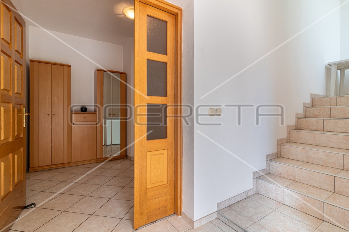 Vendita, Casa, Poreč, Funtana, Indipendente, 370m2