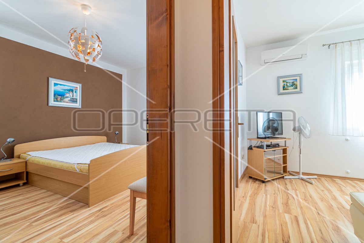 Vendita, Casa, Poreč, Funtana, Indipendente, 370m2