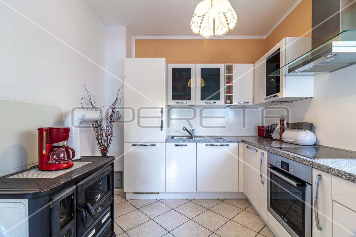 Vendita, Casa, Poreč, Funtana, Indipendente, 370m2