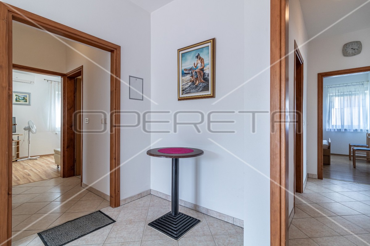 Vendita, Casa, Poreč, Funtana, Indipendente, 370m2
