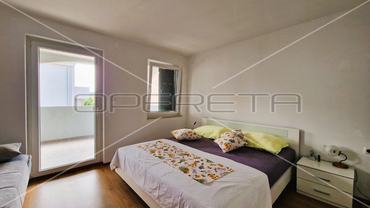 Casa con 2 appartamenti, garage, vista, 300 m dal mare, Kruševo, 233 m2,