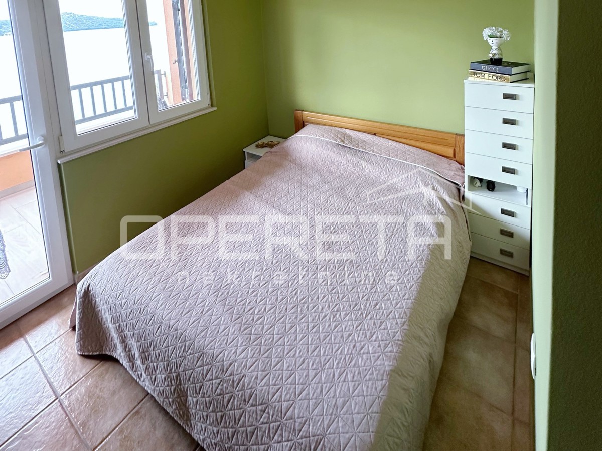 Primo fila sul mare, casa con 4 appartamenti, Zatoglav