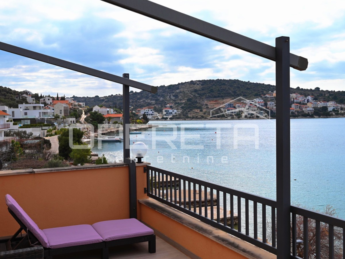 Primo fila sul mare, casa con 4 appartamenti, Zatoglav