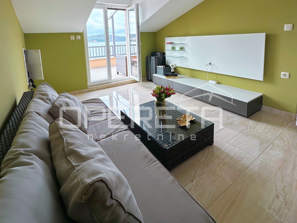 Primo fila sul mare, casa con 4 appartamenti, Zatoglav