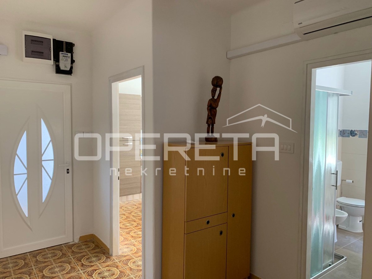 Casa con vista mare, 2 appartamenti, 50 m dal mare, Kali, Ugljan