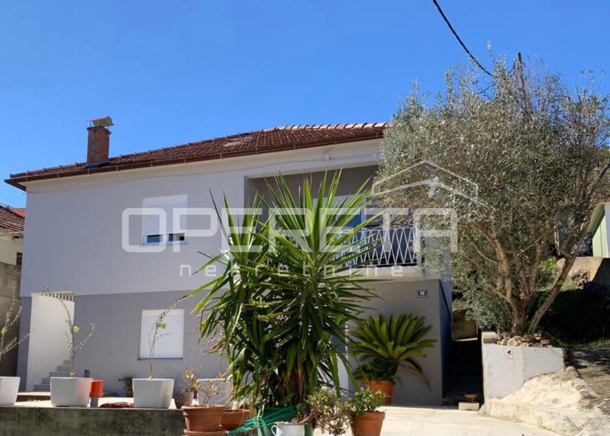 Casa con vista mare, 2 appartamenti, 50 m dal mare, Kali, Ugljan