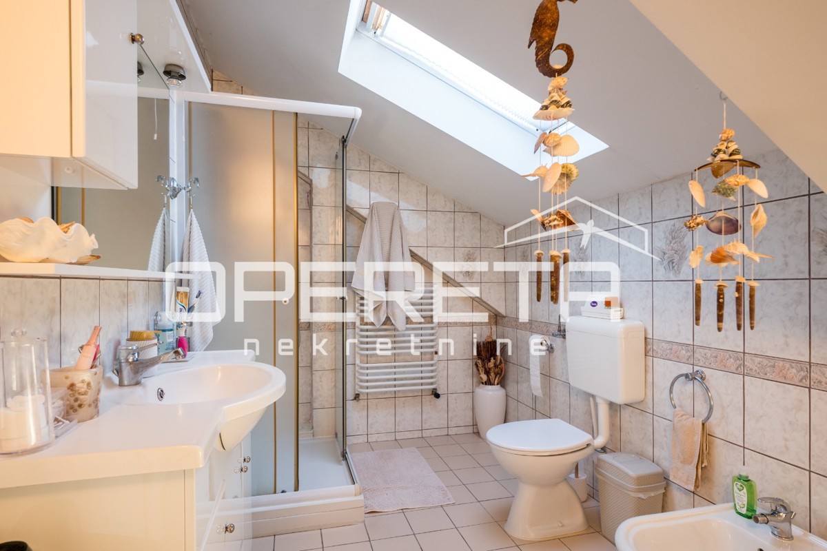 Vendita, Casa, Vrhovec, Vrhovec, Indipendente, 215m2