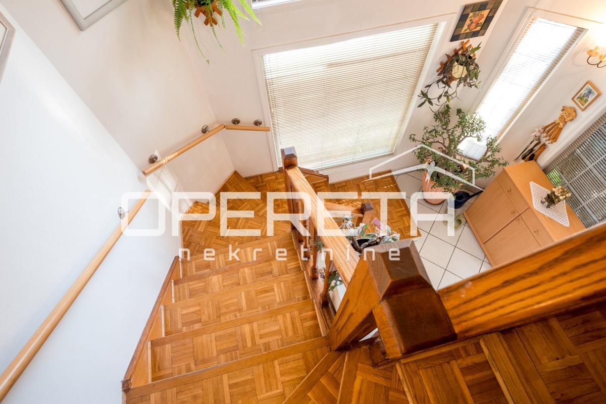 Vendita, Casa, Vrhovec, Vrhovec, Indipendente, 215m2