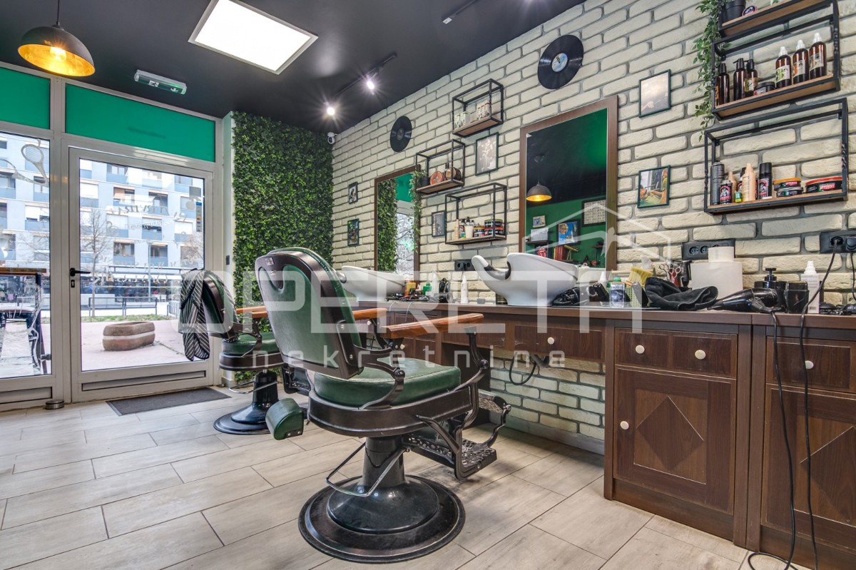 Vendita, Locale su strada, Špansko, Miroslava Milića , 45m2