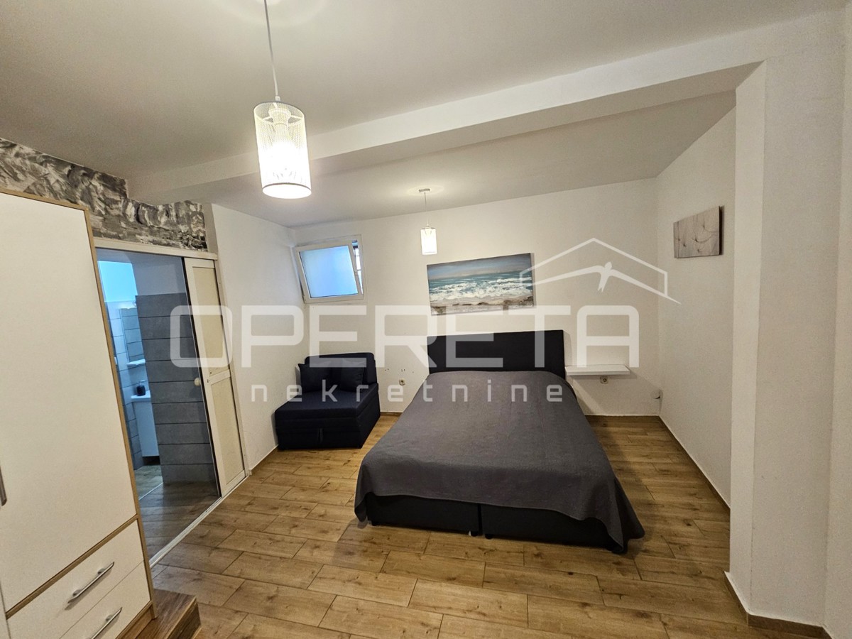 Vela Varoš, centro di Spalato, locale commerciale con potenziale turistico