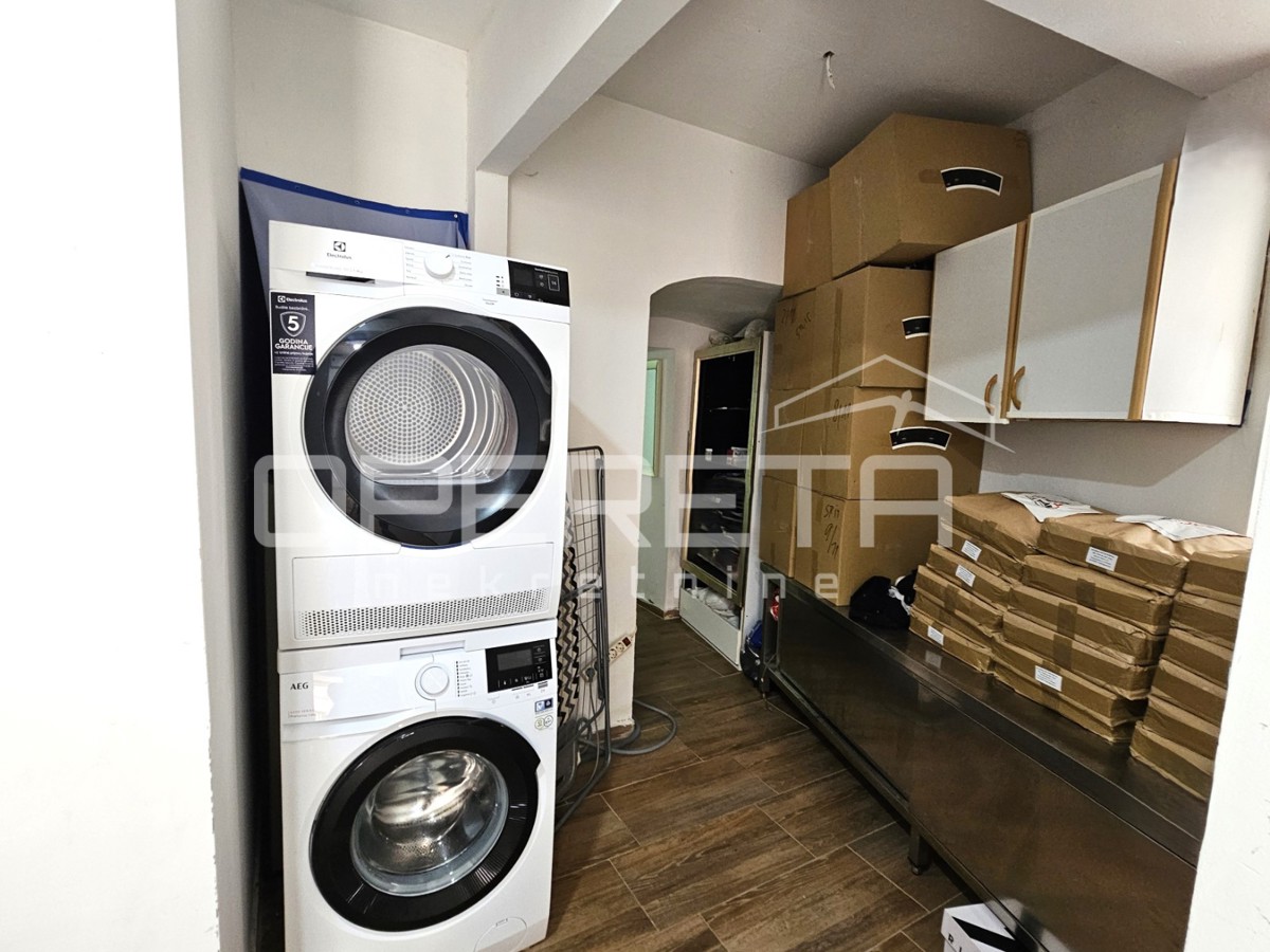 Vela Varoš, centro di Spalato, locale commerciale con potenziale turistico