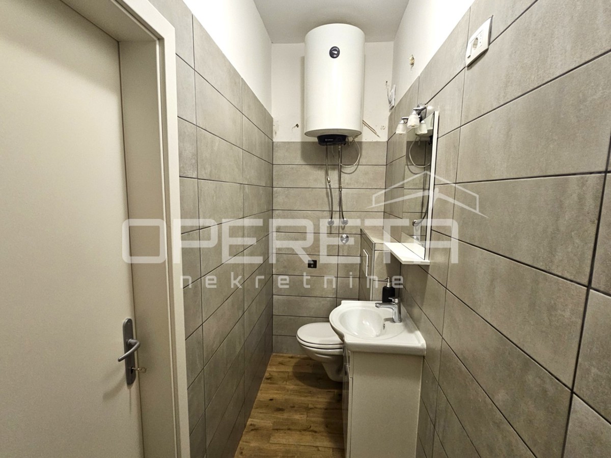 Vela Varoš, centro di Spalato, locale commerciale con potenziale turistico