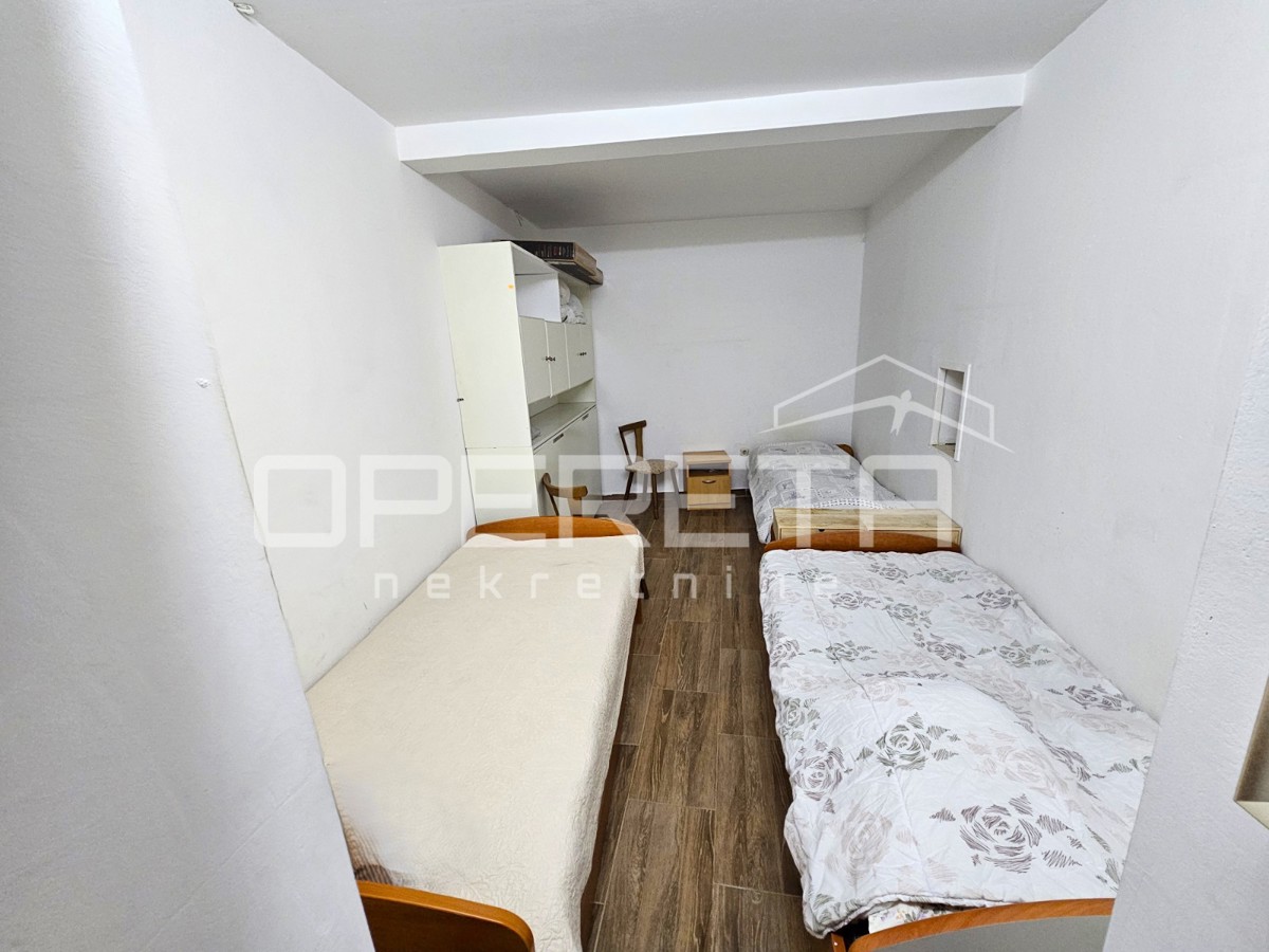 Vela Varoš, centro di Spalato, locale commerciale con potenziale turistico