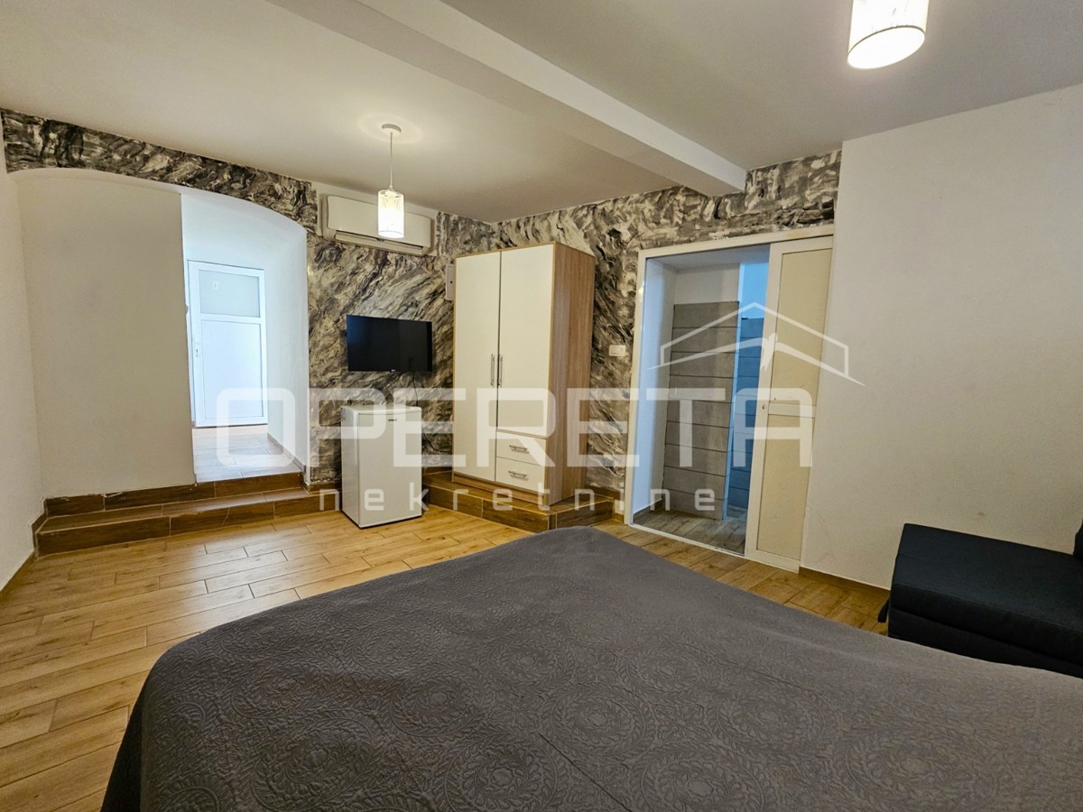 Vela Varoš, centro di Spalato, locale commerciale con potenziale turistico