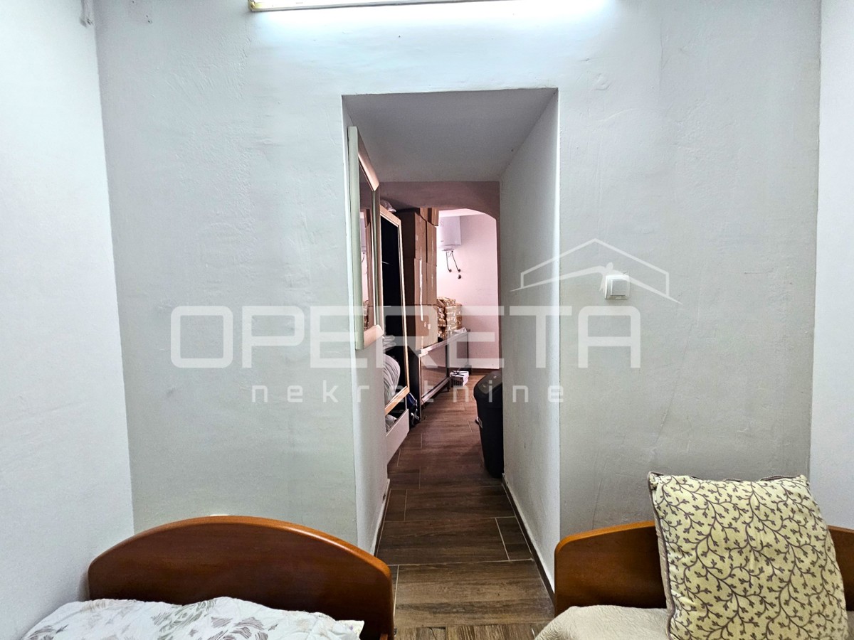 Vela Varoš, centro di Spalato, locale commerciale con potenziale turistico