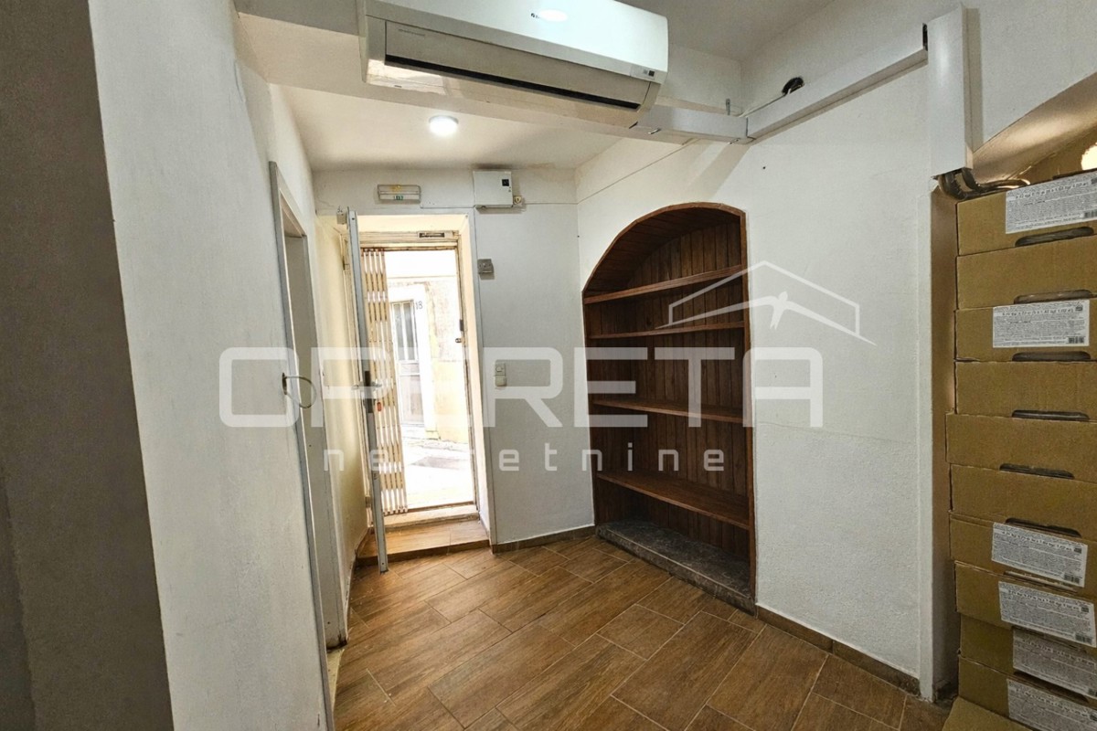 Vela Varoš, centro di Spalato, locale commerciale con potenziale turistico