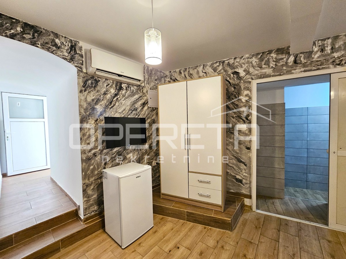 Vela Varoš, centro di Spalato, locale commerciale con potenziale turistico