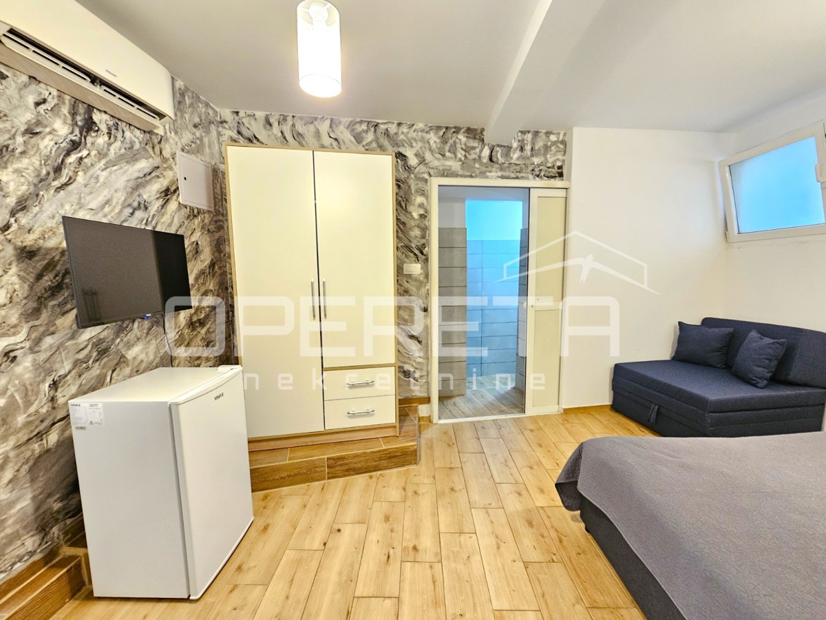 Vela Varoš, centro di Spalato, locale commerciale con potenziale turistico