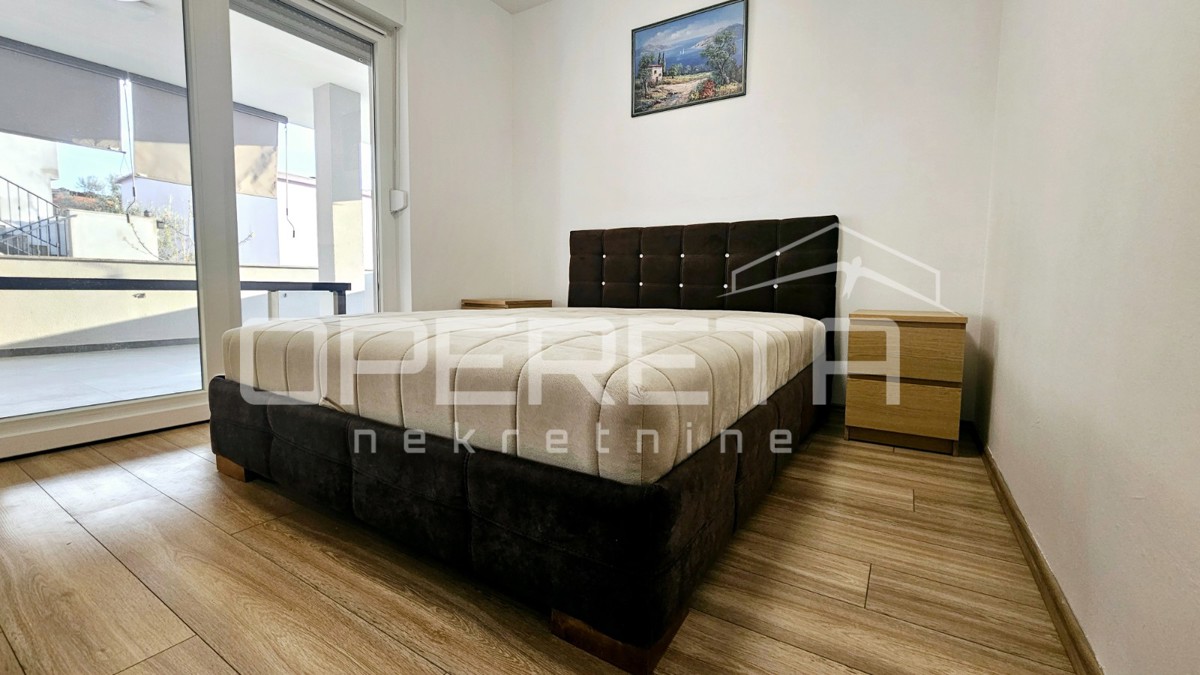 Bibinje, ottimo appartamento con terrazza coperta