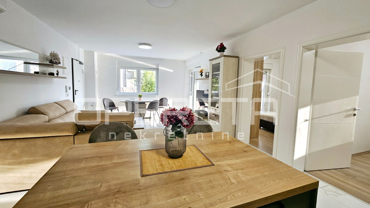 Bibinje, ottimo appartamento con terrazza coperta