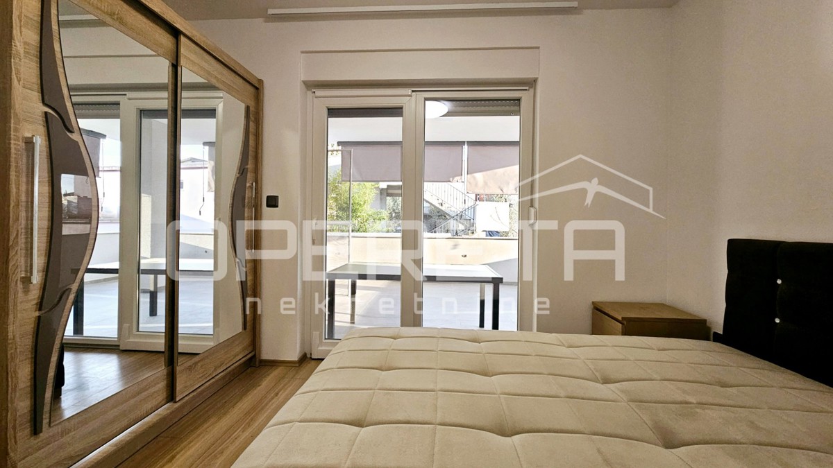 Bibinje, ottimo appartamento con terrazza coperta