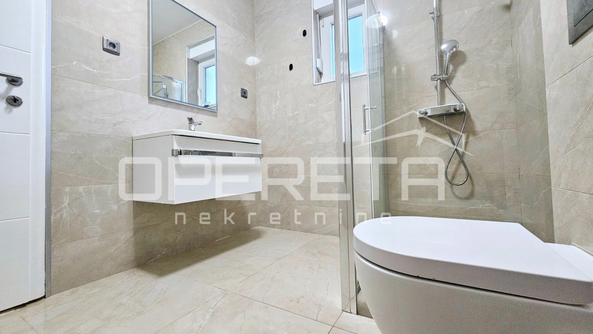 Bibinje, ottimo appartamento con terrazza coperta