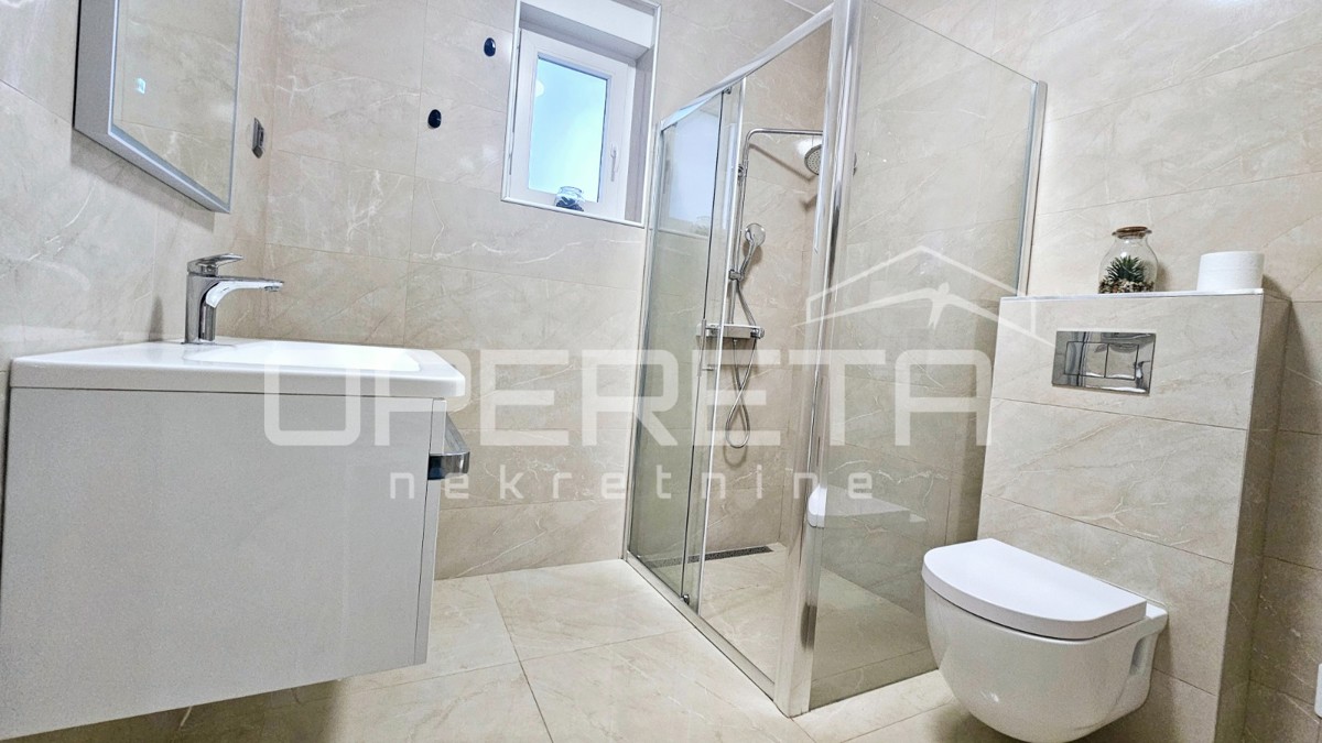 Bibinje, ottimo appartamento con terrazza coperta