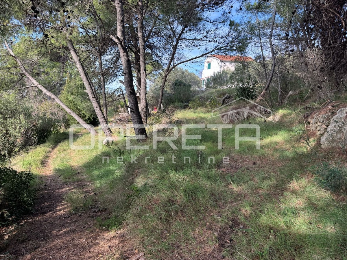 Terreno edificabile, 637 m2, 100 m dal mare, isola di Prvić