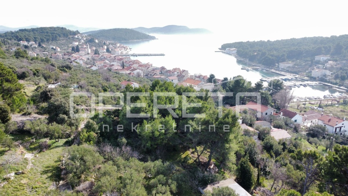 Terreno edificabile, 637 m2, 100 m dal mare, isola di Prvić