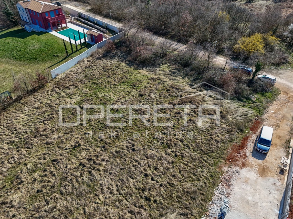 ISTRIA, KANFANAR (MRGANI) - Terreno edificabile con permesso di costruzione in vigore