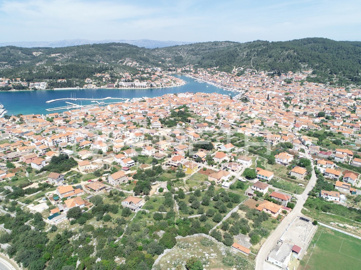 Terreno edificabile di 791 m2, con permesso di costruzione, Vela Luka