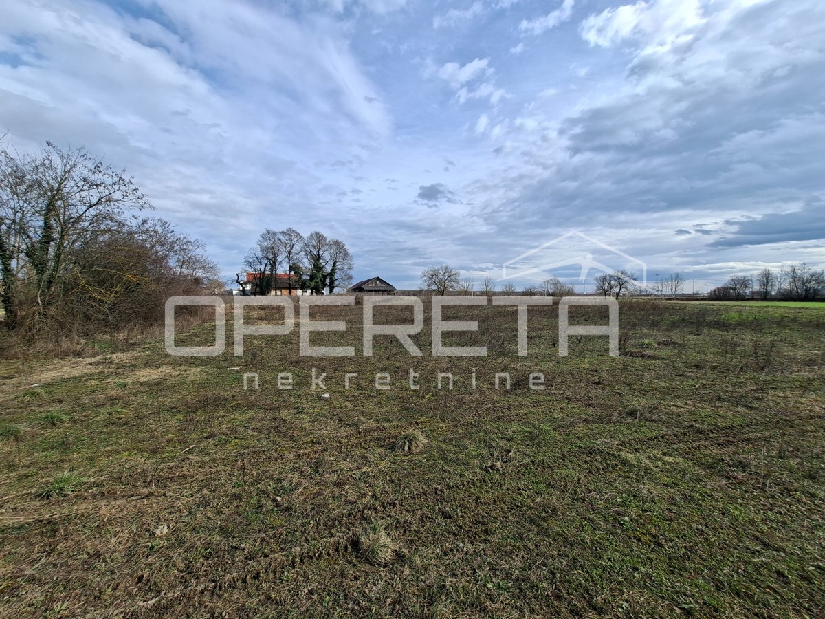 Bani, Buzin, 1.717,00 m2, 380.000,00 EUR