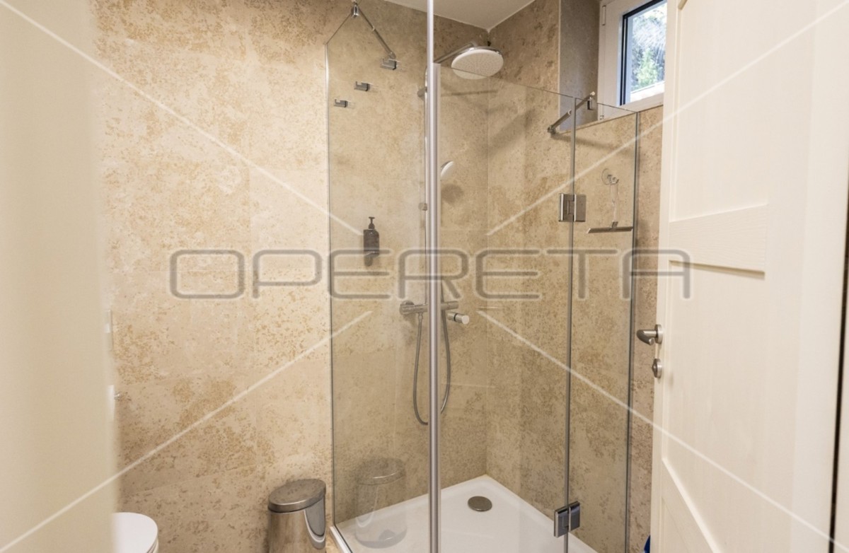 KUKLJICA, ISOLA UGLJAN (DINTORNI DI ZARA), appartamenti ristrutturati