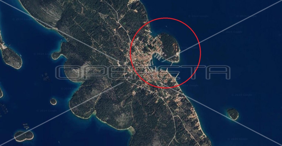 KUKLJICA, ISOLA UGLJAN (DINTORNI DI ZARA), appartamenti ristrutturati