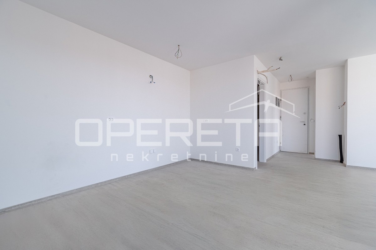 Istria, zona di Novigrad – appartamento monolocale con terrazza sul tetto