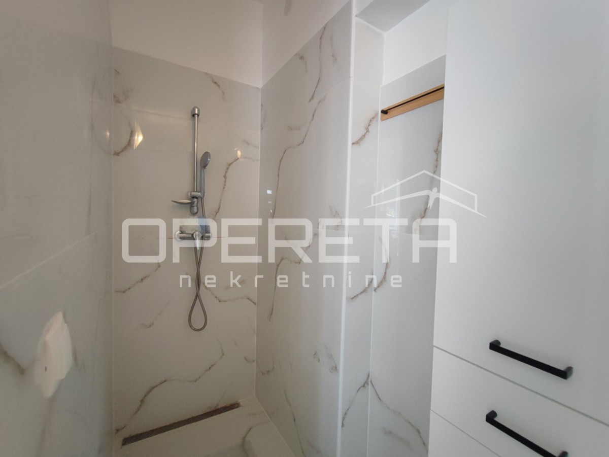 Appartamento di 77 m2, due appartamenti separati, 100 m dalla spiaggia, Vir, Zara