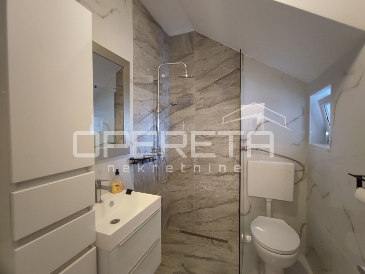 Appartamento di 77 m2, due appartamenti separati, 100 m dalla spiaggia, Vir, Zara