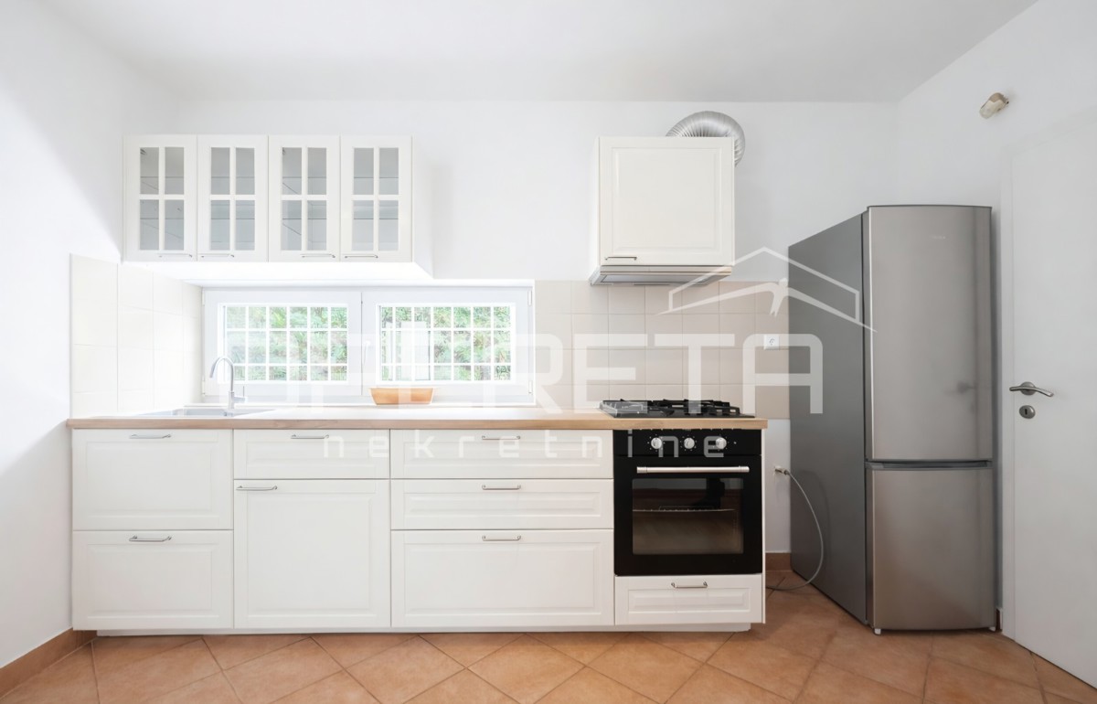 Vendita, Appartamento, Gajnice, kod Bolničke ulice, 3l, 83m2