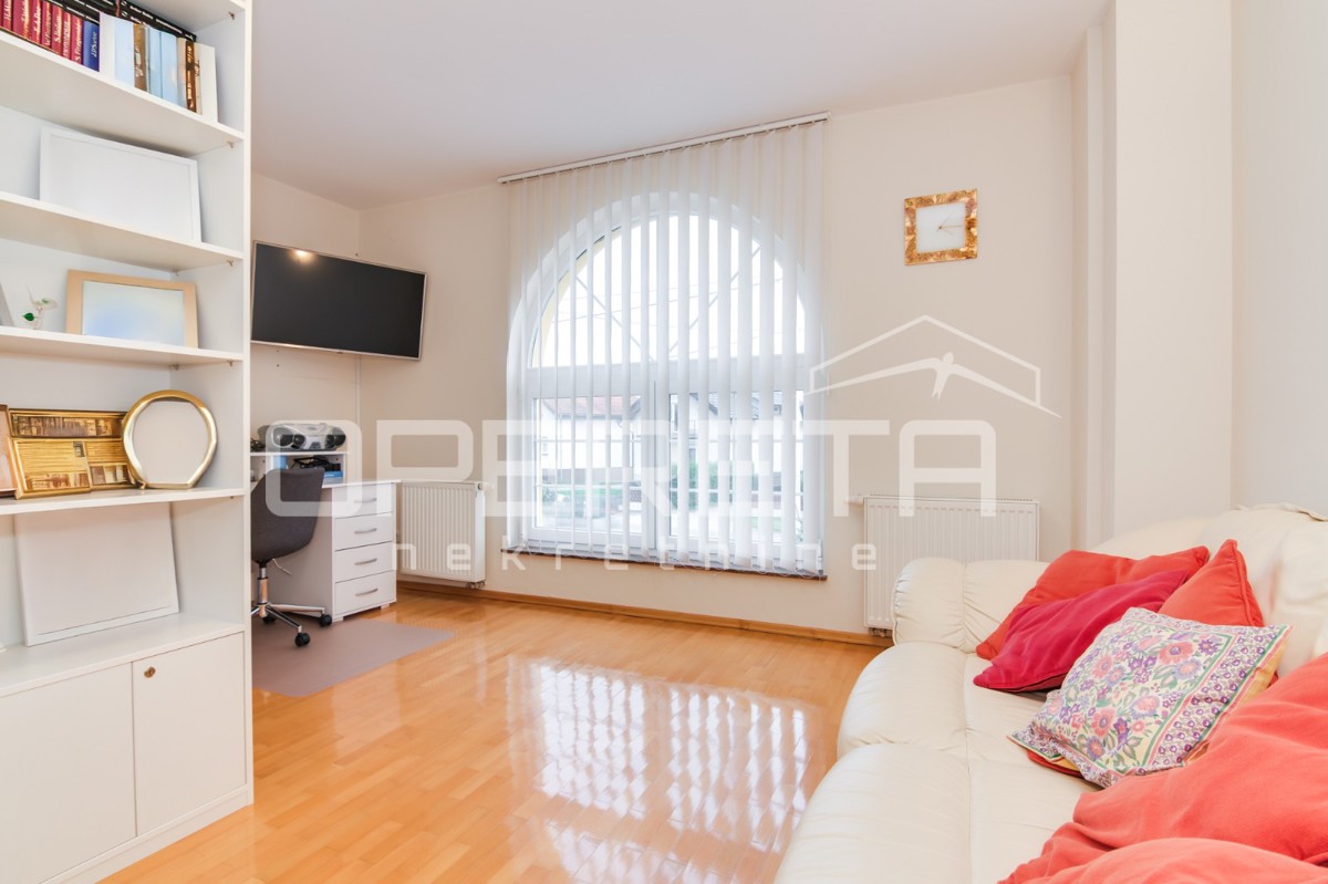 Vendita, Casa, Oroslavje, Stubička cesta , Indipendente, 279m2