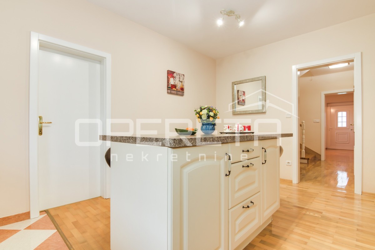 Vendita, Casa, Oroslavje, Stubička cesta , Indipendente, 279m2