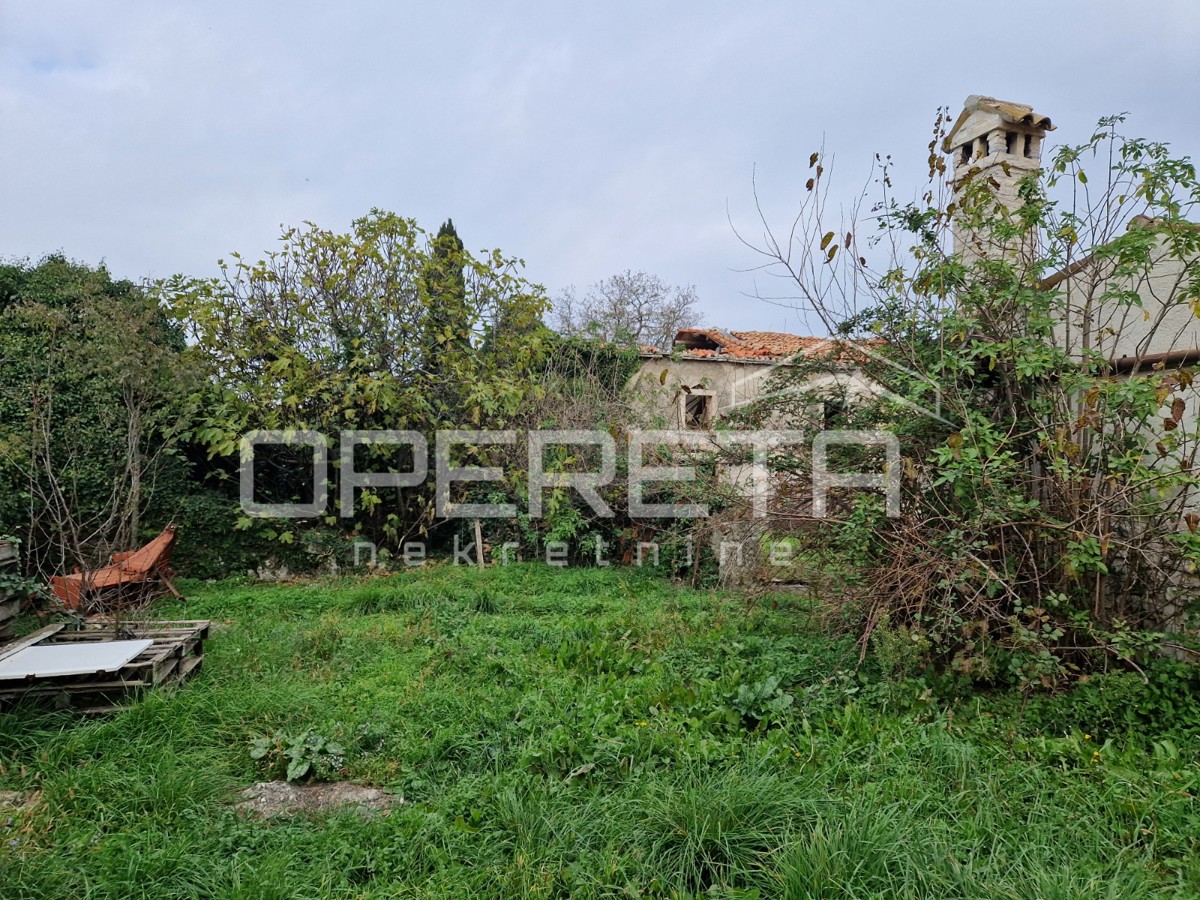 Istria, Manjadvorci, Proprietà con tre case in rovina, terreno e progetto preliminare