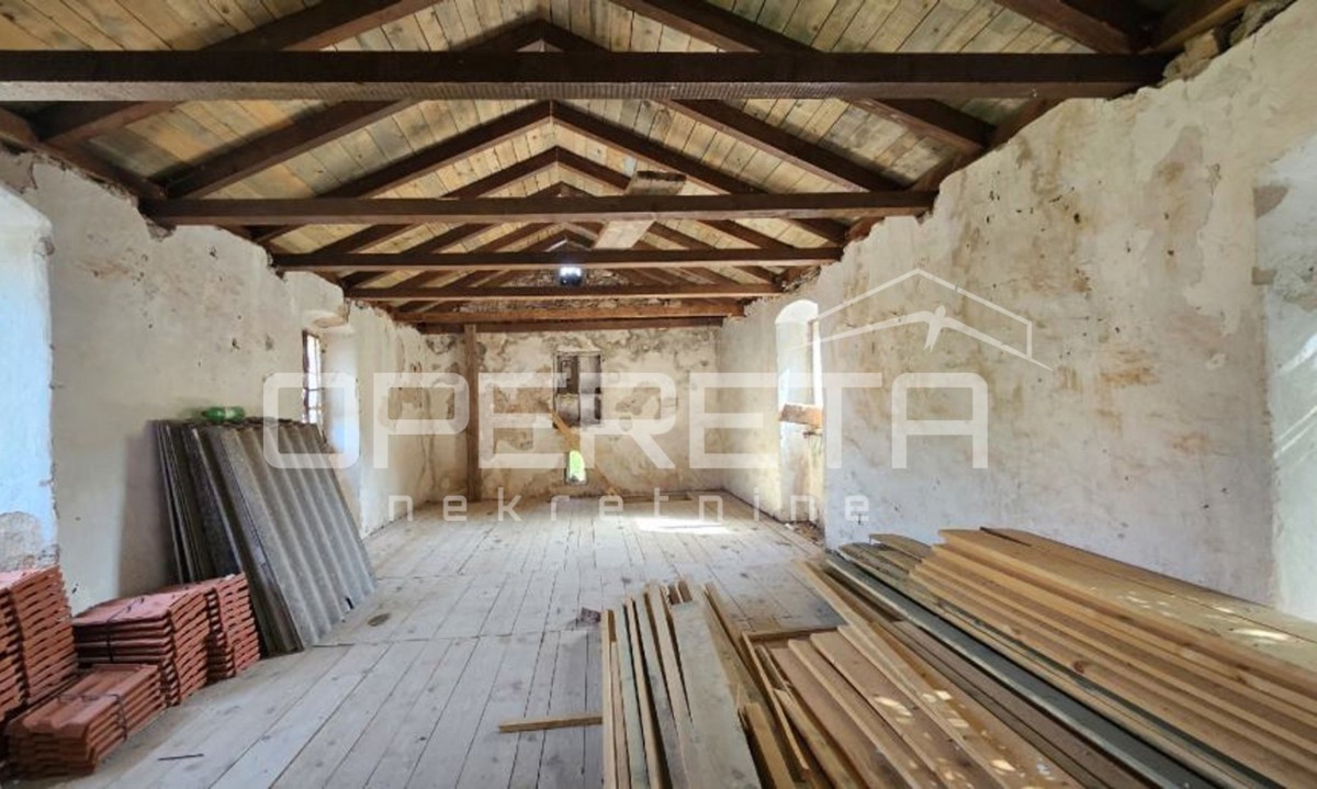 Vecchia casa in pietra da ristrutturare, 94 m2, Lukoran, isola di Ugljan